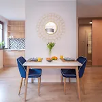 Beautiful 600 M To The By Renters *