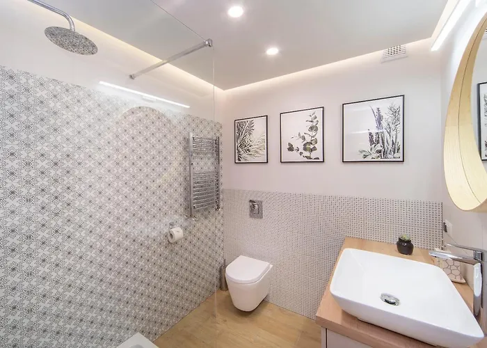 Beautiful 600 M To The By Renters